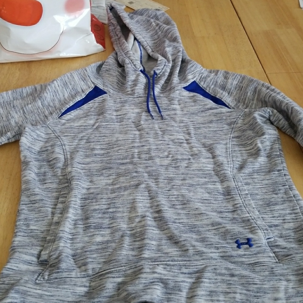 Under armour sweatshirt
